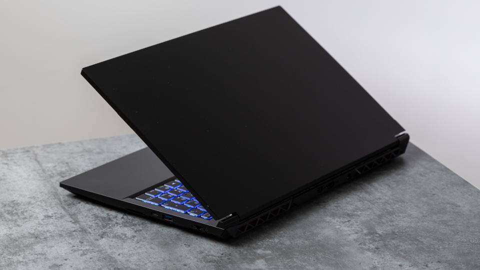 Medion Erazer Crawler E10 review: An affordable gaming laptop with impressive power