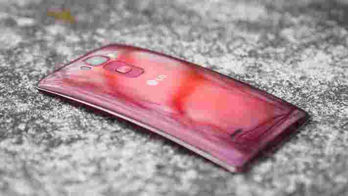 Review: LG’s G Flex 2 makes me wish all big phones were curved